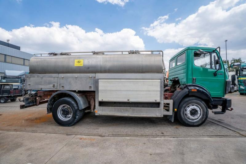 Mercedes SK 1831 L - WATER/EAU-11.500 L/3 Comp. - Camión cisterna: foto 3 Mercedes SK 1831 L - WATER/EAU-11.500 L/3 Comp. - Camión cisterna: foto 3