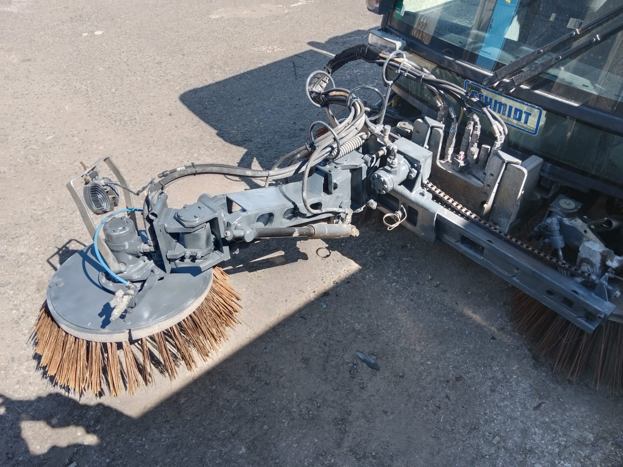 SCHMIDT Swingo 200+ EURO6 - Barredora vial: foto 3 SCHMIDT Swingo 200+ EURO6 - Barredora vial: foto 3