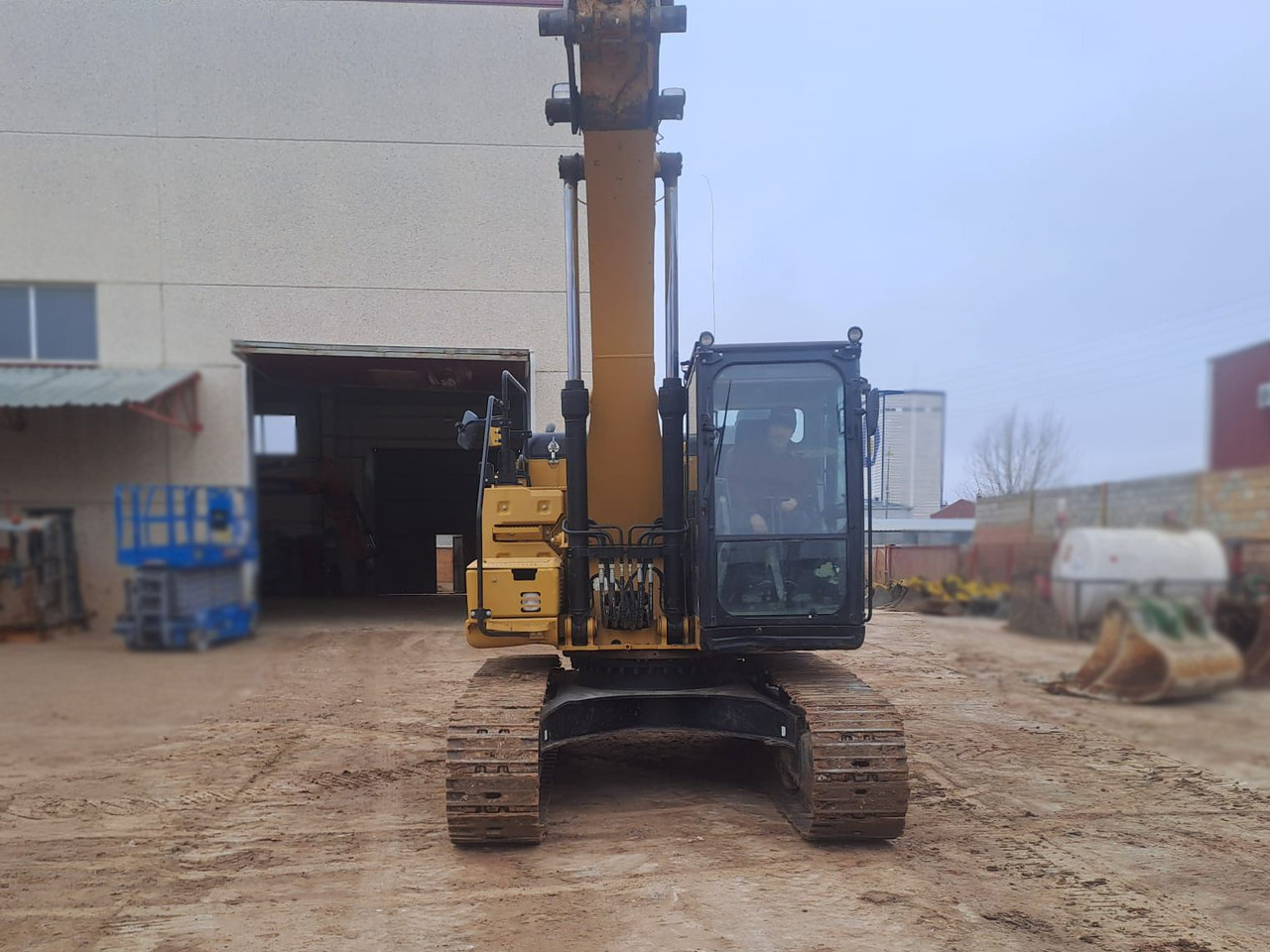 CATERPILLAR 323FLN IHC - Excavadora de cadenas: foto 2 CATERPILLAR 323FLN IHC - Excavadora de cadenas: foto 2