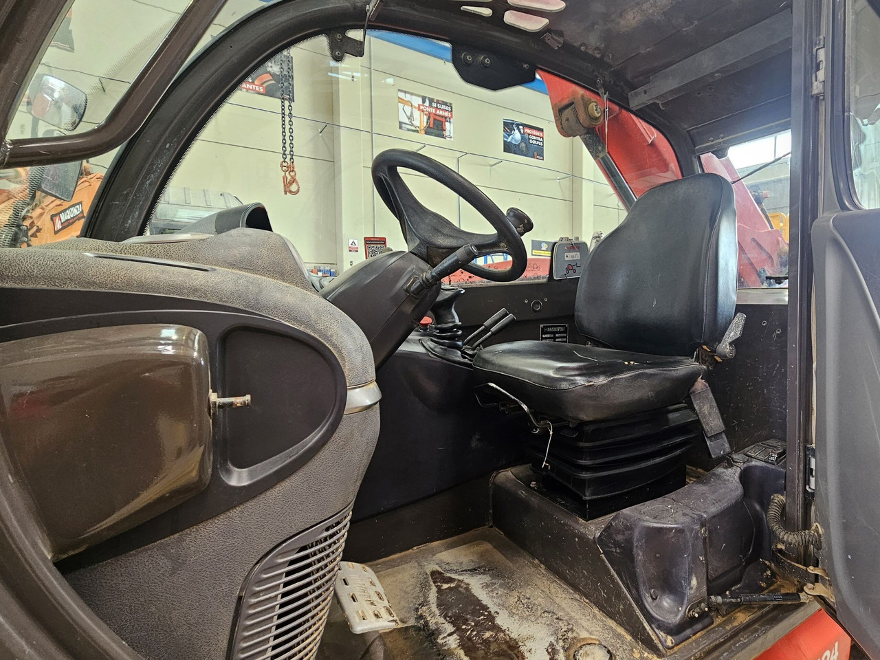 Manipulador telescópico MANITOU MT1335 EASY: foto 13