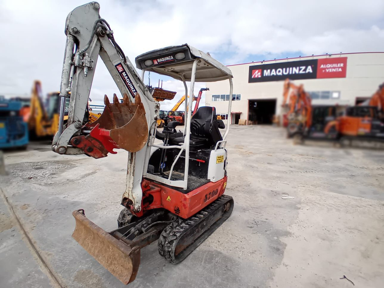 TAKEUCHI TB215R - Miniexcavadora: foto 5 TAKEUCHI TB215R - Miniexcavadora: foto 5