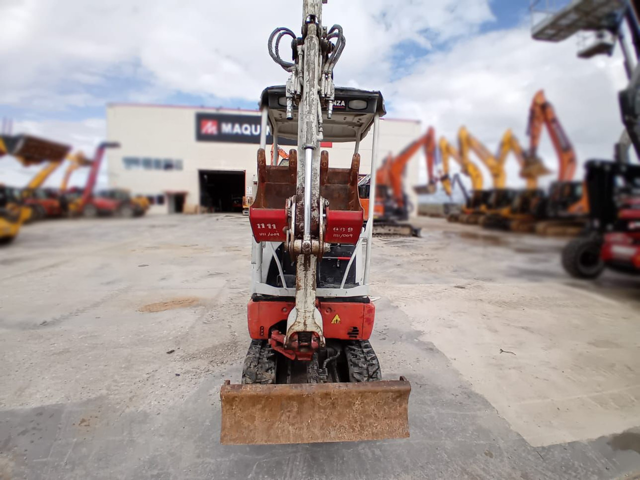 TAKEUCHI TB215R - Miniexcavadora: foto 2 TAKEUCHI TB215R - Miniexcavadora: foto 2