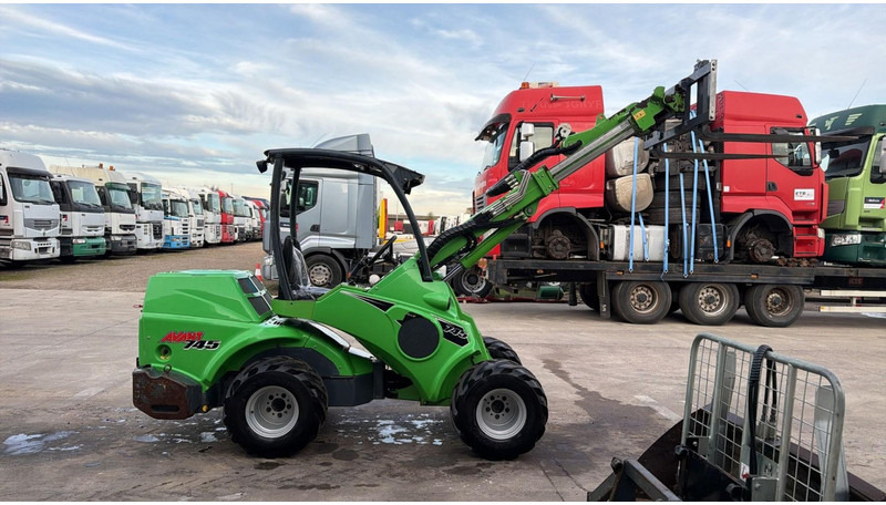 Avant 745 TDL (BELGIAN MACHINE / TOP CONDITION / 4X4 OPTIDRIVE / INCL ATTACHMENTS) - Minicargadora de cadenas: foto 4 Avant 745 TDL (BELGIAN MACHINE / TOP CONDITION / 4X4 OPTIDRIVE / INCL ATTACHMENTS) - Minicargadora de cadenas: foto 4