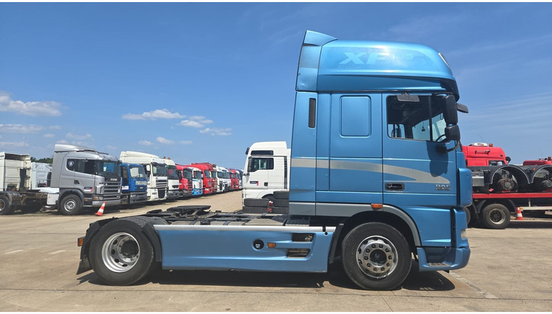 DAF XF 105.460 (BOITE MANUELLE / MANUAL GEARBOX / PARFAIT ETAT / TRES PROPRE) - Cabeza tractora: foto 4 DAF XF 105.460 (BOITE MANUELLE / MANUAL GEARBOX / PARFAIT ETAT / TRES PROPRE) - Cabeza tractora: foto 4