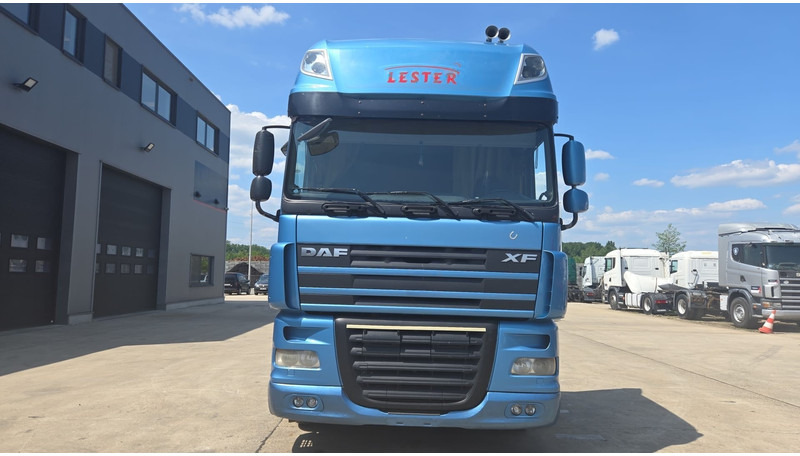 DAF XF 105.460 (BOITE MANUELLE / MANUAL GEARBOX / PARFAIT ETAT / TRES PROPRE) - Cabeza tractora: foto 2 DAF XF 105.460 (BOITE MANUELLE / MANUAL GEARBOX / PARFAIT ETAT / TRES PROPRE) - Cabeza tractora: foto 2