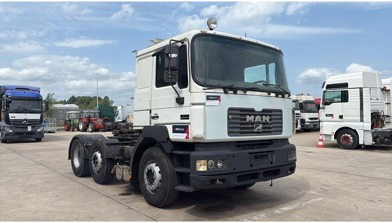 MAN 25.403 (6X2 / 6 CYLINDER / EURO 2 / MANUAL GEARBOX / 8 TYRES) - Cabeza tractora: foto 2 MAN 25.403 (6X2 / 6 CYLINDER / EURO 2 / MANUAL GEARBOX / 8 TYRES) - Cabeza tractora: foto 2