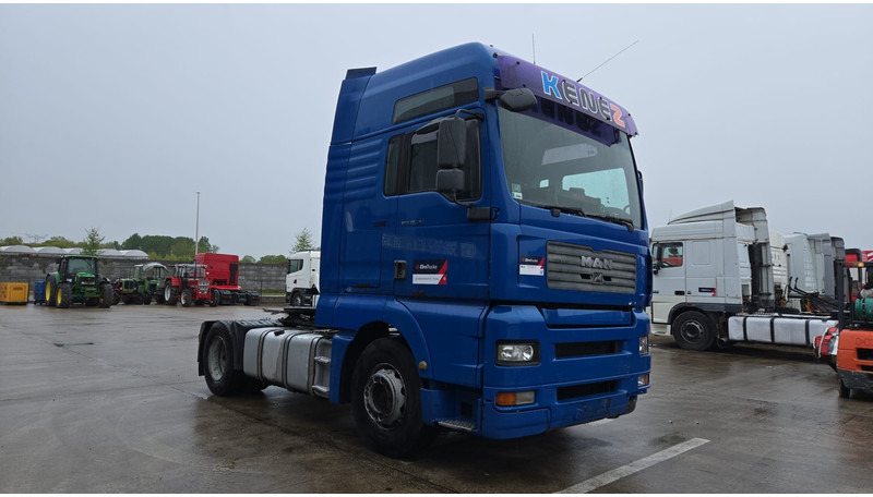 MAN TGA 18.410 (864.000 KM / MANUAL PUMP / MANUAL GEARBOX / RETARDER / POMPE MANUELLE) - Cabeza tractora: foto 3 MAN TGA 18.410 (864.000 KM / MANUAL PUMP / MANUAL GEARBOX / RETARDER / POMPE MANUELLE) - Cabeza tractora: foto 3