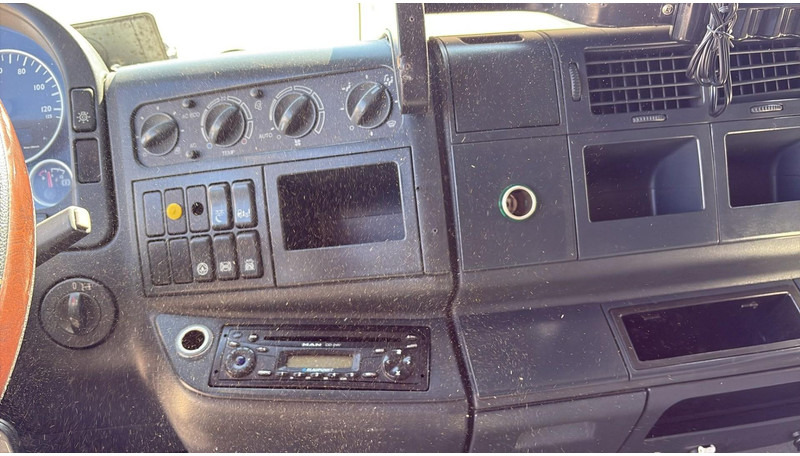 Cabeza tractora MAN TGA 18.440 (BOITE MANUELLE / MANUAL GEARBOX): foto 19