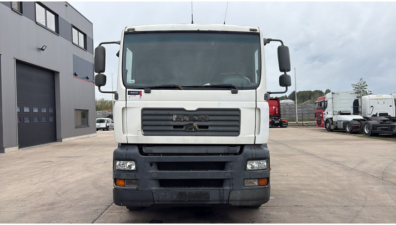 MAN TGA 28.310 (BOITE MANUELLE / MANUAL GEARBOX / 6X2) - Cabeza tractora: foto 4 MAN TGA 28.310 (BOITE MANUELLE / MANUAL GEARBOX / 6X2) - Cabeza tractora: foto 4