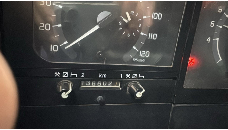 Cabeza tractora Renault Magnum 470 (POMPE MANUELLE / MANUAL PUMP / BOITE MANUELLE / MANUAL GEARBOX): foto 16 Cabeza tractora Renault Magnum 470 (POMPE MANUELLE / MANUAL PUMP / BOITE MANUELLE / MANUAL GEARBOX): foto 16