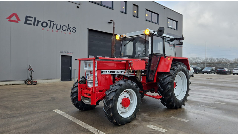Case International 844 S (4X4 / BELGIAN TRACTOR / PERFECT CONDITION / GEARBOX TOP CONDITION) - Tractor: foto 1 Case International 844 S (4X4 / BELGIAN TRACTOR / PERFECT CONDITION / GEARBOX TOP CONDITION) - Tractor: foto 1