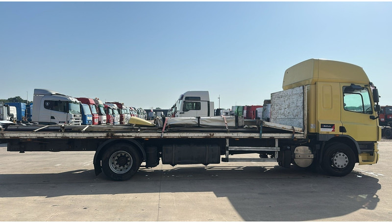 DAF 75 CF 310 (GOOD CONDITION / POSSIBLE AS BOX WITH CURTAIN / BONNE ETAT) - Camión caja abierta: foto 4 DAF 75 CF 310 (GOOD CONDITION / POSSIBLE AS BOX WITH CURTAIN / BONNE ETAT) - Camión caja abierta: foto 4