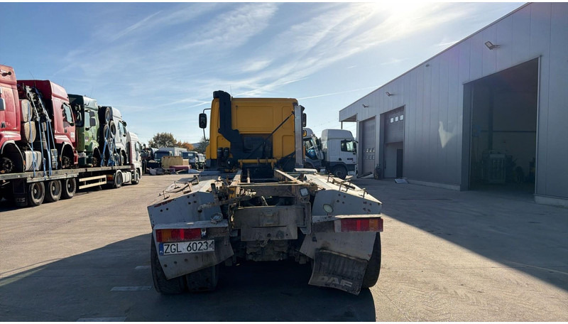 DAF CF 85.360 (BOITE MANUELLE / MANUAL GEARBOX / BIG HUB / GRAND PONT / LAMES / 8X4) - Camión chasis: foto 5 DAF CF 85.360 (BOITE MANUELLE / MANUAL GEARBOX / BIG HUB / GRAND PONT / LAMES / 8X4) - Camión chasis: foto 5