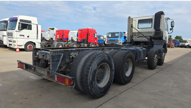 DAF CF 85.380 (EURO 2 / MANUAL GEARBOX / PERFECT CONDITION !!! / BIG AXLE / STEEL SUSP.) - Camión chasis: foto 5 DAF CF 85.380 (EURO 2 / MANUAL GEARBOX / PERFECT CONDITION !!! / BIG AXLE / STEEL SUSP.) - Camión chasis: foto 5