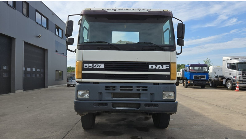 DAF CF 85.380 (EURO 2 / MANUAL GEARBOX / PERFECT CONDITION !!! / BIG AXLE / STEEL SUSP.) - Camión chasis: foto 2 DAF CF 85.380 (EURO 2 / MANUAL GEARBOX / PERFECT CONDITION !!! / BIG AXLE / STEEL SUSP.) - Camión chasis: foto 2