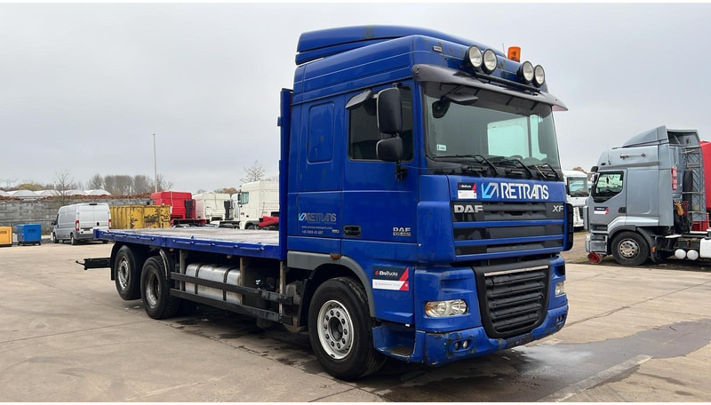 DAF XF 105.460 (GOOD CONDITION / PARFAIT ETAT / 6X2) - Camión caja abierta: foto 2 DAF XF 105.460 (GOOD CONDITION / PARFAIT ETAT / 6X2) - Camión caja abierta: foto 2