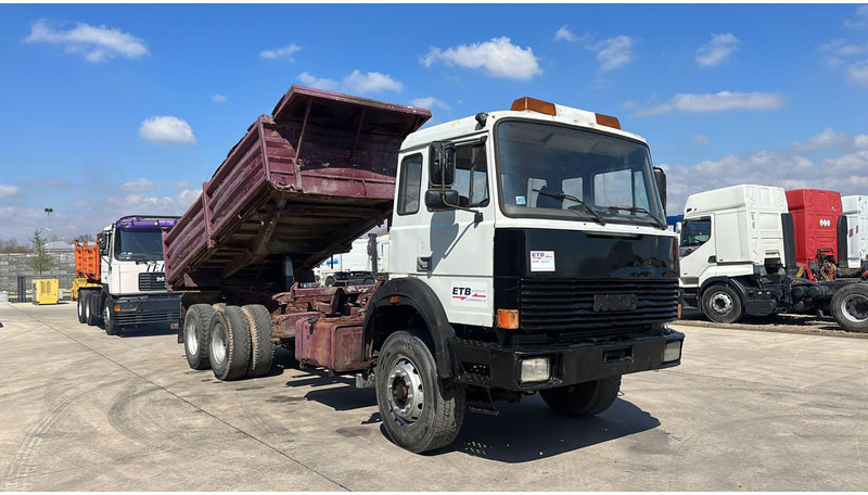 Iveco MAGIRUS 260 - 34 (LIVRAISON GRATUITE AU PORT D'ANVERS / POMPE MANUELLE) - Camión volquete: foto 4 Iveco MAGIRUS 260 - 34 (LIVRAISON GRATUITE AU PORT D'ANVERS / POMPE MANUELLE) - Camión volquete: foto 4