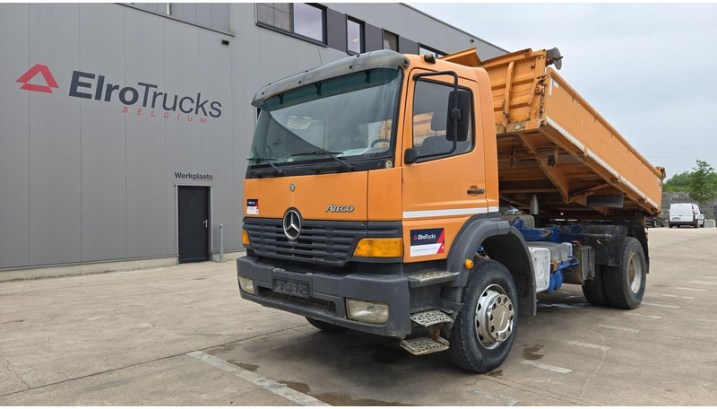 Mercedes-Benz Atego 1928 (PARFAIT ETAT / BOITE MANUELLE / GRAND PONT / LAMES) - Camión volquete: foto 1 Mercedes-Benz Atego 1928 (PARFAIT ETAT / BOITE MANUELLE / GRAND PONT / LAMES) - Camión volquete: foto 1