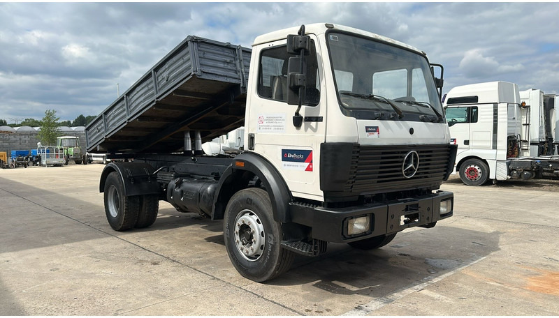 Mercedes-Benz SK 1722 (LAMES / GRAND PONT / V6 / BOITE MANUELLE / POMPE MANUELLE) - Camión volquete: foto 3 Mercedes-Benz SK 1722 (LAMES / GRAND PONT / V6 / BOITE MANUELLE / POMPE MANUELLE) - Camión volquete: foto 3