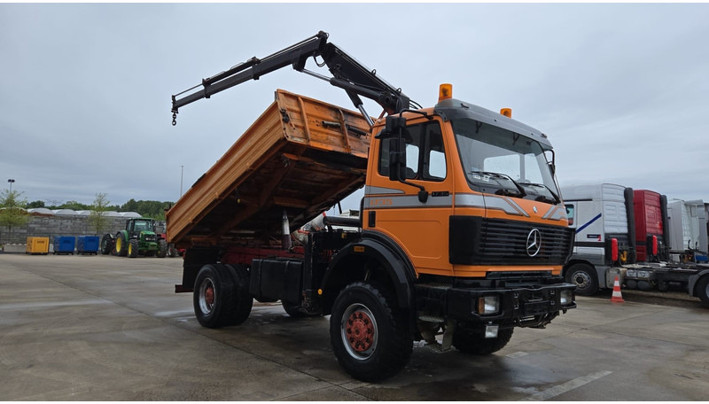 Mercedes-Benz SK 1735 (V8 2X TURBO / 4X4 / PARFAIT ETAT !!!! / GRUE / LAMES / GRAND PONT / TOP CONDITION !!!) - Camión volquete, Camión grúa: foto 3 Mercedes-Benz SK 1735 (V8 2X TURBO / 4X4 / PARFAIT ETAT !!!! / GRUE / LAMES / GRAND PONT / TOP CONDITION !!!) - Camión volquete, Camión grúa: foto 3