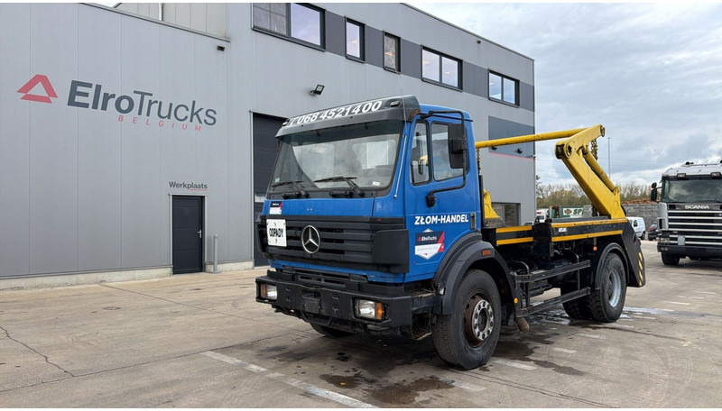 Mercedes-Benz SK 1831 (LAMES / STEEL SUSP. / V6 / BOITE MANUELLE / GRANT PONT / BIG AXLE) - Camión portacontenedore/ Intercambiable, Camión grúa: foto 1 Mercedes-Benz SK 1831 (LAMES / STEEL SUSP. / V6 / BOITE MANUELLE / GRANT PONT / BIG AXLE) - Camión portacontenedore/ Intercambiable, Camión grúa: foto 1