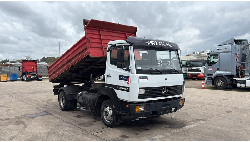 Mercedes-Benz SK 814 (SPER / AUXILAIRY / MANUAL PUMP / STEEL SUSP. / 6 CYLINDER / 3 WAY TIPPER / PERFECT) - Camión volquete: foto 3 Mercedes-Benz SK 814 (SPER / AUXILAIRY / MANUAL PUMP / STEEL SUSP. / 6 CYLINDER / 3 WAY TIPPER / PERFECT) - Camión volquete: foto 3