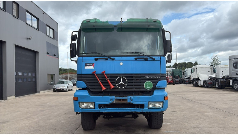 Mercedes-Benz actros 3340 (6X6 / BOITE MANUELLE /MANUAL GEARBOX / 3 PONTS / V6 / MP1) - Camión volquete: foto 2 Mercedes-Benz actros 3340 (6X6 / BOITE MANUELLE /MANUAL GEARBOX / 3 PONTS / V6 / MP1) - Camión volquete: foto 2