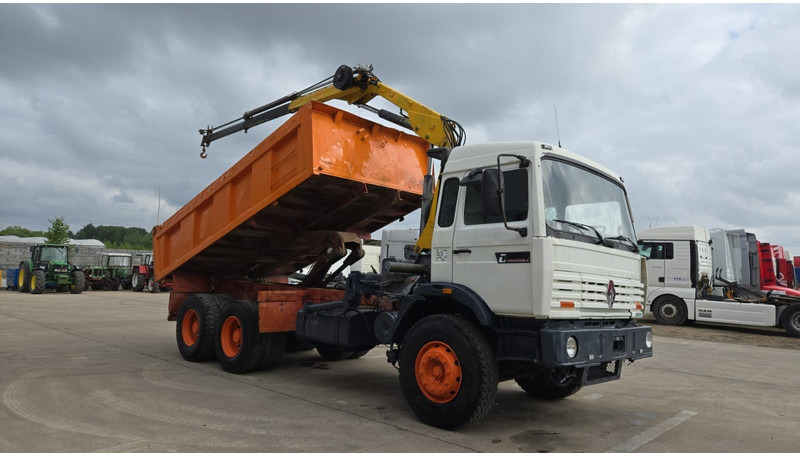 Renault G 300 Manager (POMPE MANUELLE / GRUE COPMA 90.2 / LAMES / 6X4 / GRAND PONT) - Camión volquete, Camión grúa: foto 3 Renault G 300 Manager (POMPE MANUELLE / GRUE COPMA 90.2 / LAMES / 6X4 / GRAND PONT) - Camión volquete, Camión grúa: foto 3