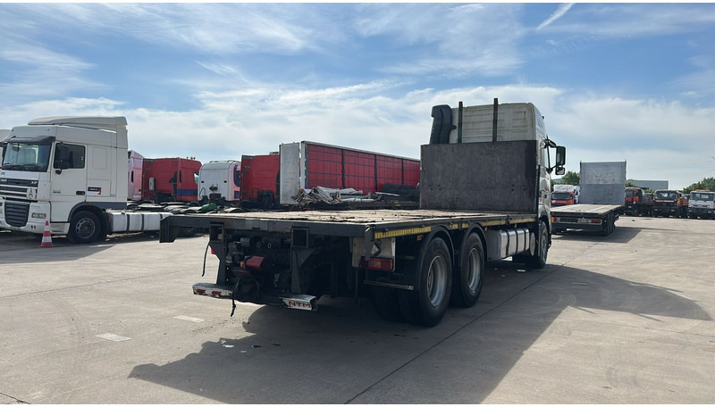 Volvo FH 12 - 460 (BOITE MANUELLE / MANUAL GEARBOX / 10 TYRES / 6X2 / AC / AIRCO) - Camión caja abierta: foto 5 Volvo FH 12 - 460 (BOITE MANUELLE / MANUAL GEARBOX / 10 TYRES / 6X2 / AC / AIRCO) - Camión caja abierta: foto 5