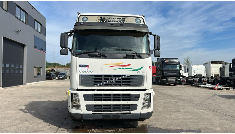 Volvo FH 12 - 460 (BOITE MANUELLE / MANUAL GEARBOX / 10 TYRES / 6X2 / AC / AIRCO) - Camión caja abierta: foto 2 Volvo FH 12 - 460 (BOITE MANUELLE / MANUAL GEARBOX / 10 TYRES / 6X2 / AC / AIRCO) - Camión caja abierta: foto 2