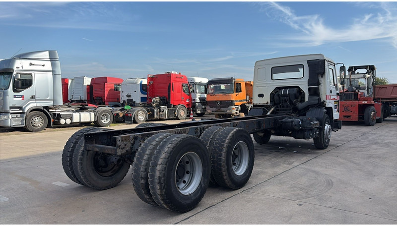 Volvo FL 7 (6X4 / LAMES / POMPE MANUELLE / MANUAL PUMP / STEEL SUSP.) - Camión chasis: foto 5 Volvo FL 7 (6X4 / LAMES / POMPE MANUELLE / MANUAL PUMP / STEEL SUSP.) - Camión chasis: foto 5