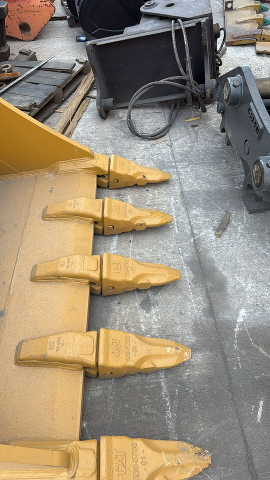 CATERPILLAR 352 General Purpose Bucket - Cazo para excavadora: foto 3 CATERPILLAR 352 General Purpose Bucket - Cazo para excavadora: foto 3