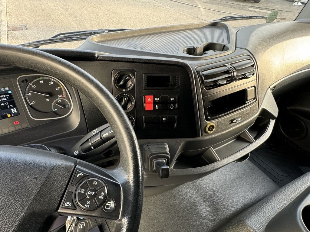 Furgoneta caja cerrada Mercedes-Benz Atego 818L Koffer 6,3m LBW Klima Autom. Luftgef.: foto 15