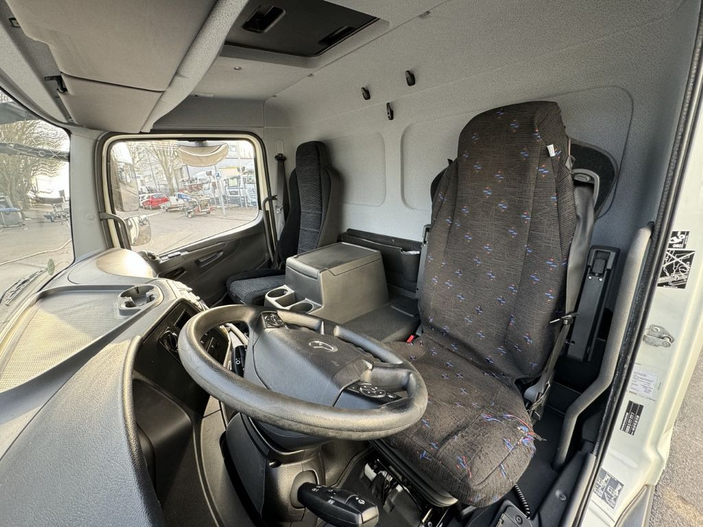Furgoneta caja cerrada Mercedes-Benz Atego 818L Koffer 6,3m LBW Klima Autom. Luftgef.: foto 12