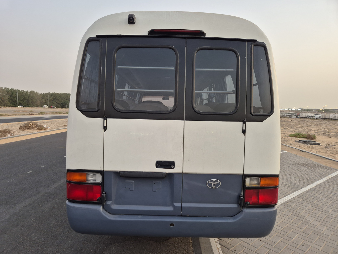 Toyota Coaster ... 30 places - climatisé - Minibús, Furgoneta de pasajeros: foto 4 Toyota Coaster ... 30 places - climatisé - Minibús, Furgoneta de pasajeros: foto 4