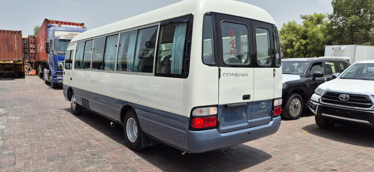 Toyota Coaster ... 30 places - climatisé - Minibús, Furgoneta de pasajeros: foto 2 Toyota Coaster ... 30 places - climatisé - Minibús, Furgoneta de pasajeros: foto 2