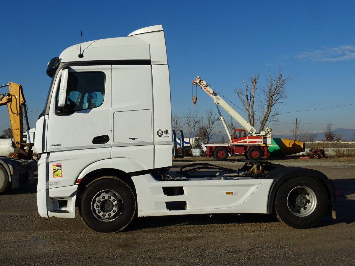MERCEDES ACTROS 1845 - Cabeza tractora: foto 2 MERCEDES ACTROS 1845 - Cabeza tractora: foto 2