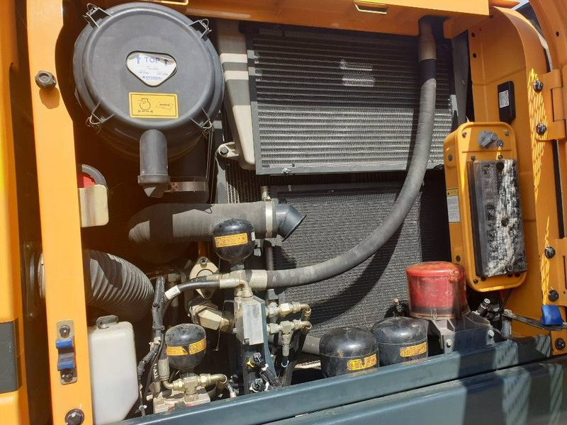 Excavadora de ruedas Hyundai HW 160: foto 8 Excavadora de ruedas Hyundai HW 160: foto 8