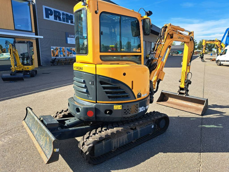 Hyundai R30 Z-9AK - Miniexcavadora: foto 4 Hyundai R30 Z-9AK - Miniexcavadora: foto 4