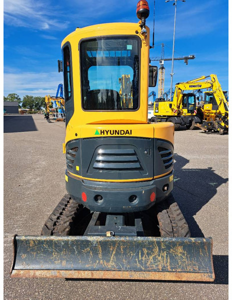 Hyundai R30 Z-9AK - Miniexcavadora: foto 3 Hyundai R30 Z-9AK - Miniexcavadora: foto 3