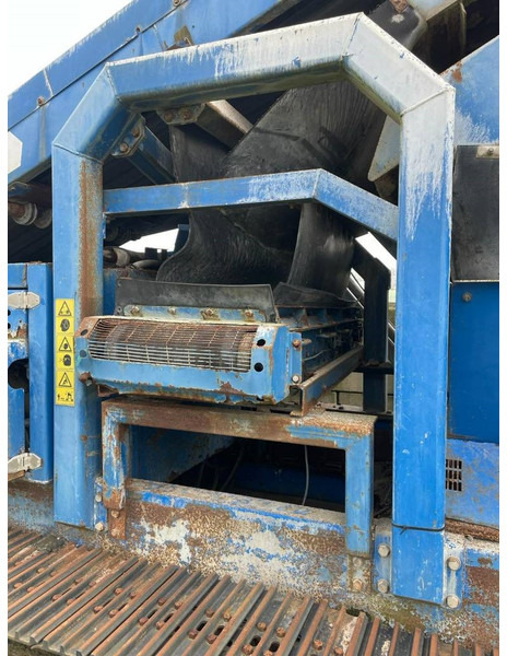 Powerscreen Magnet belt conveyor with frame 2100x - Maquinaria de construcción: foto 2 Powerscreen Magnet belt conveyor with frame 2100x - Maquinaria de construcción: foto 2