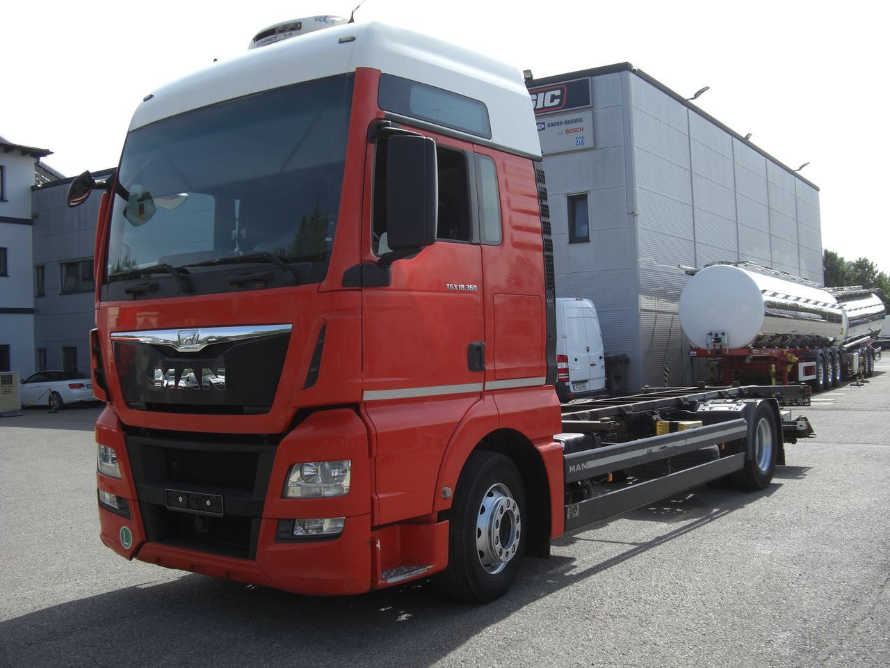 MAN 18360XXL TGX / LBW MAN 18360XXL TGX / LBW - Camión portacontenedore/ Intercambiable: foto 1 MAN 18360XXL TGX / LBW MAN 18360XXL TGX / LBW - Camión portacontenedore/ Intercambiable: foto 1