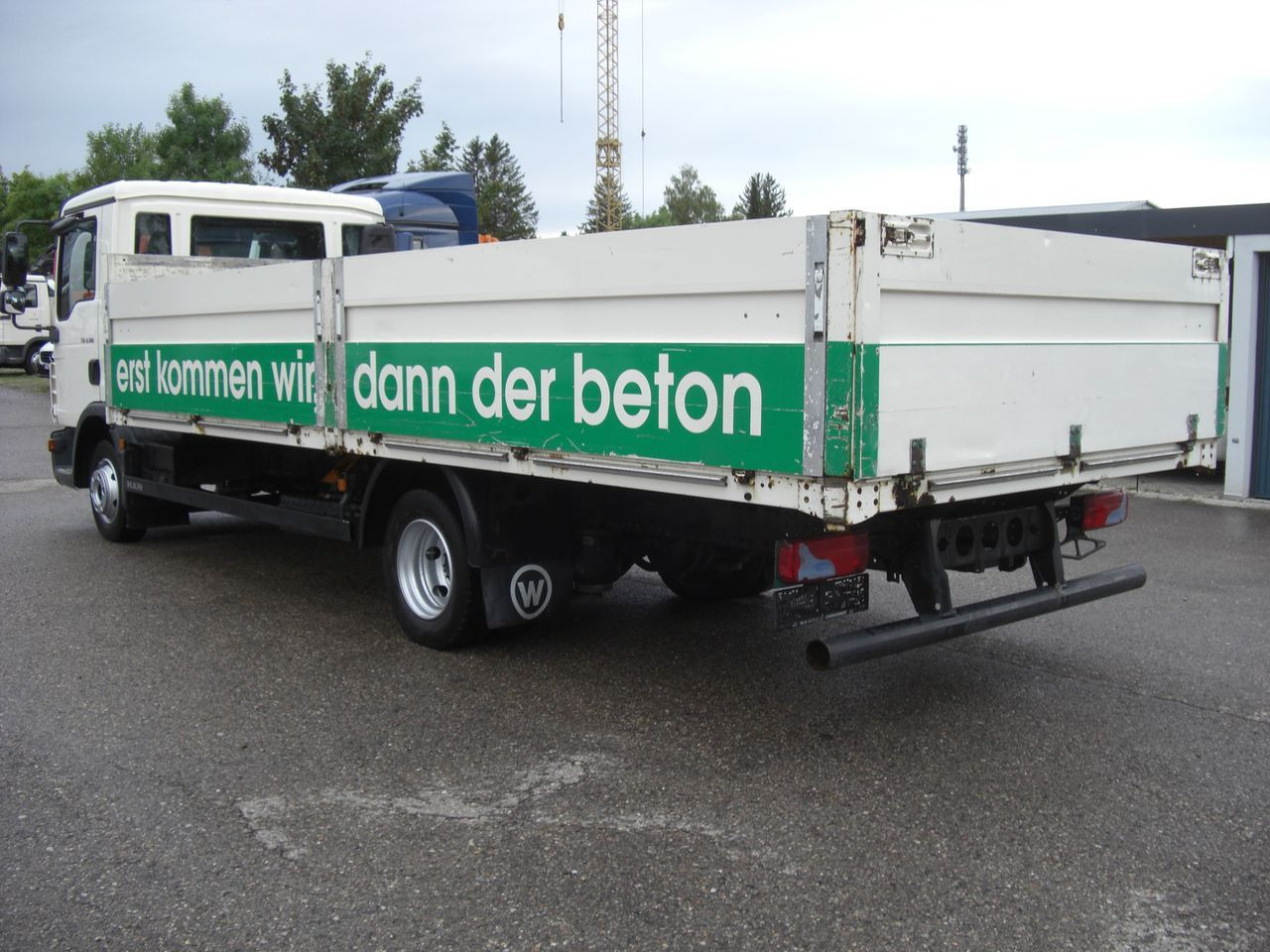 MAN 8180L Pritsche MAN 8180L Pritsche - Furgoneta caja abierta: foto 4 MAN 8180L Pritsche MAN 8180L Pritsche - Furgoneta caja abierta: foto 4