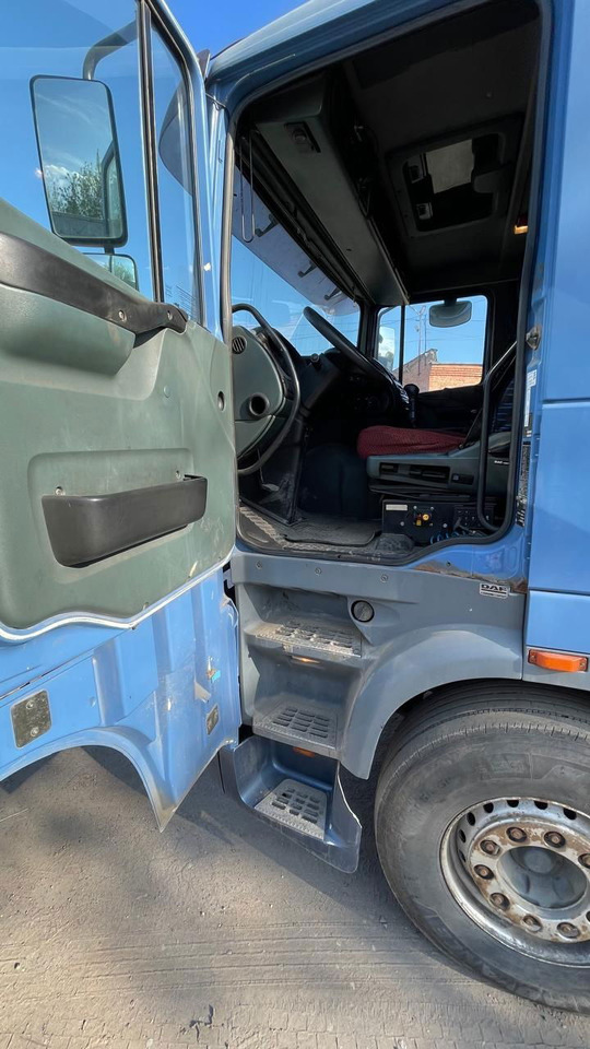 DAF XF 95.430 Tractor unit - Cabeza tractora: foto 2 DAF XF 95.430 Tractor unit - Cabeza tractora: foto 2