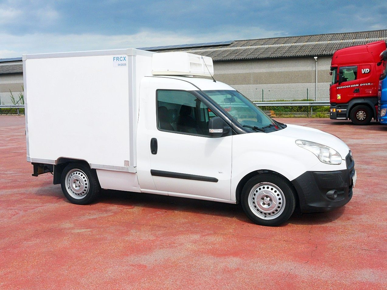 Fiat DOBLO 1.3 KUHLKOFFER RELEC FROID TR 22 -20C - Furgoneta frigorifica: foto 2 Fiat DOBLO 1.3 KUHLKOFFER RELEC FROID TR 22 -20C - Furgoneta frigorifica: foto 2