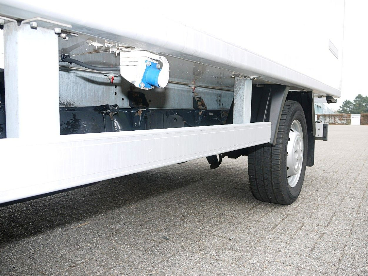 Furgoneta frigorifica Iveco 35S13 DAILY KUHLKOFFER RELEC FROID -20C: foto 11 Furgoneta frigorifica Iveco 35S13 DAILY KUHLKOFFER RELEC FROID -20C: foto 11