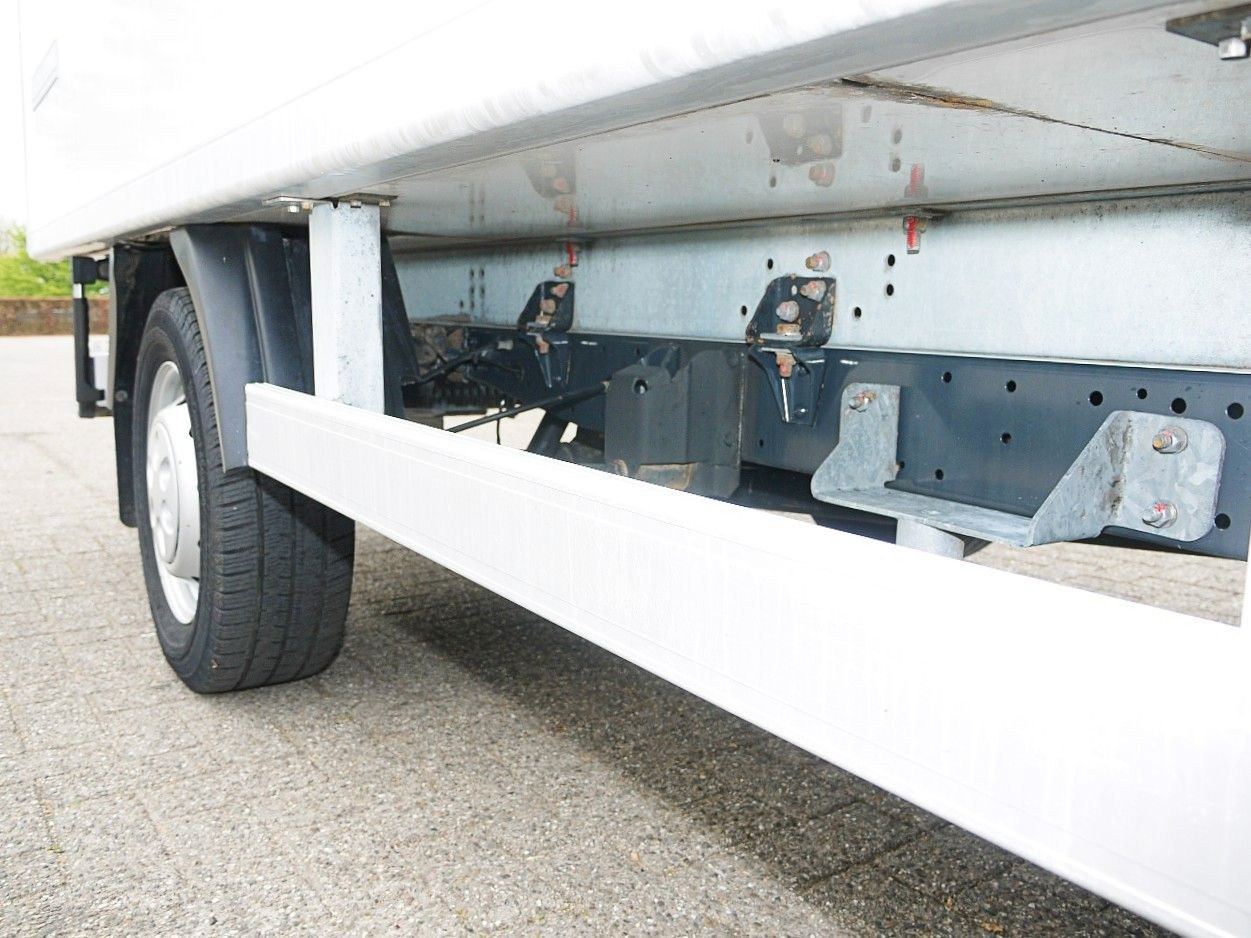 Furgoneta frigorifica Iveco 35S13 DAILY KUHLKOFFER RELEC FROID -20C: foto 10 Furgoneta frigorifica Iveco 35S13 DAILY KUHLKOFFER RELEC FROID -20C: foto 10