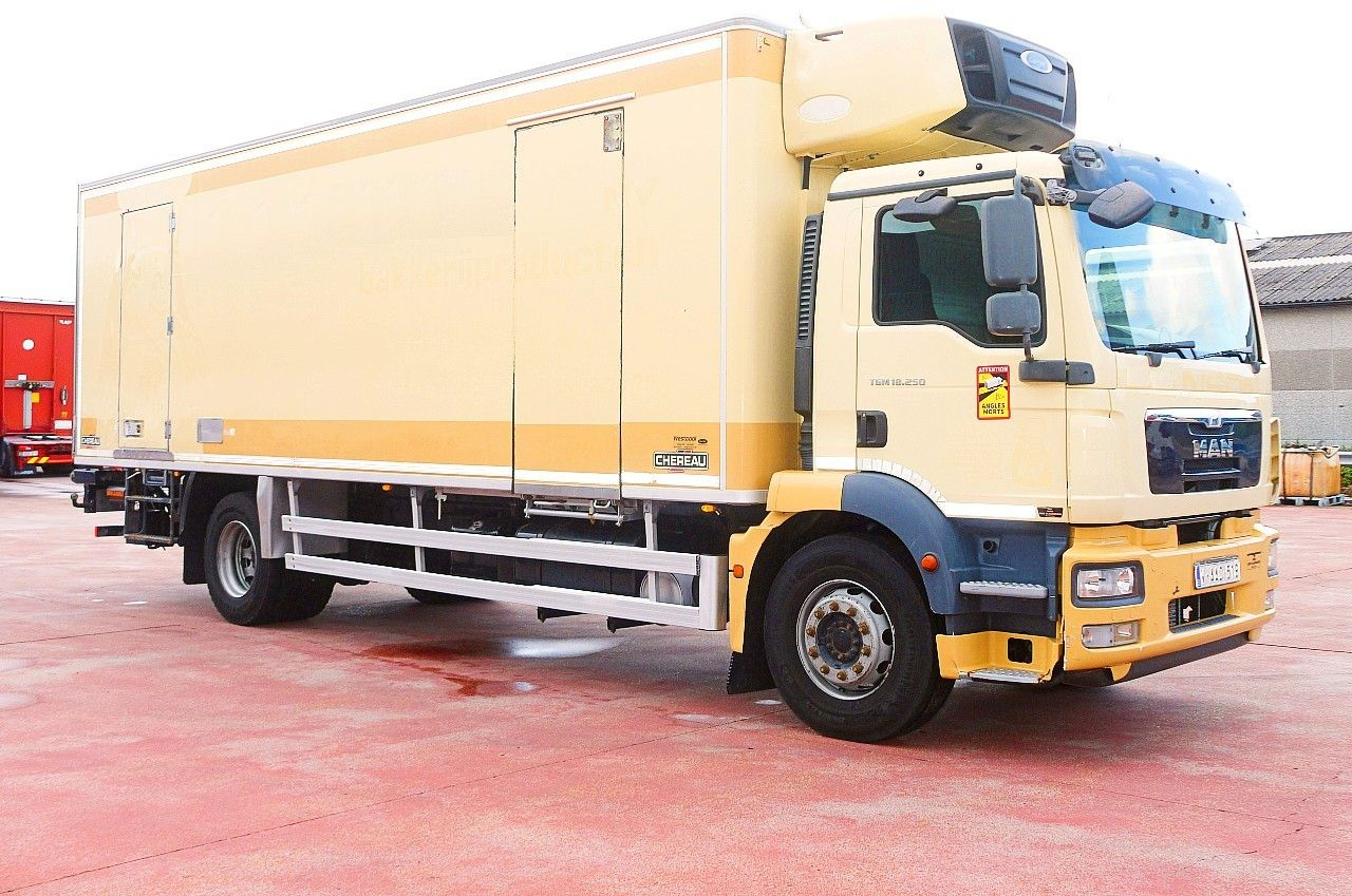 MAN TGM 18 250 CHEREAU CARRIER SUPR 1250 MULTi - Camión frigorífico: foto 2 MAN TGM 18 250 CHEREAU CARRIER SUPR 1250 MULTi - Camión frigorífico: foto 2