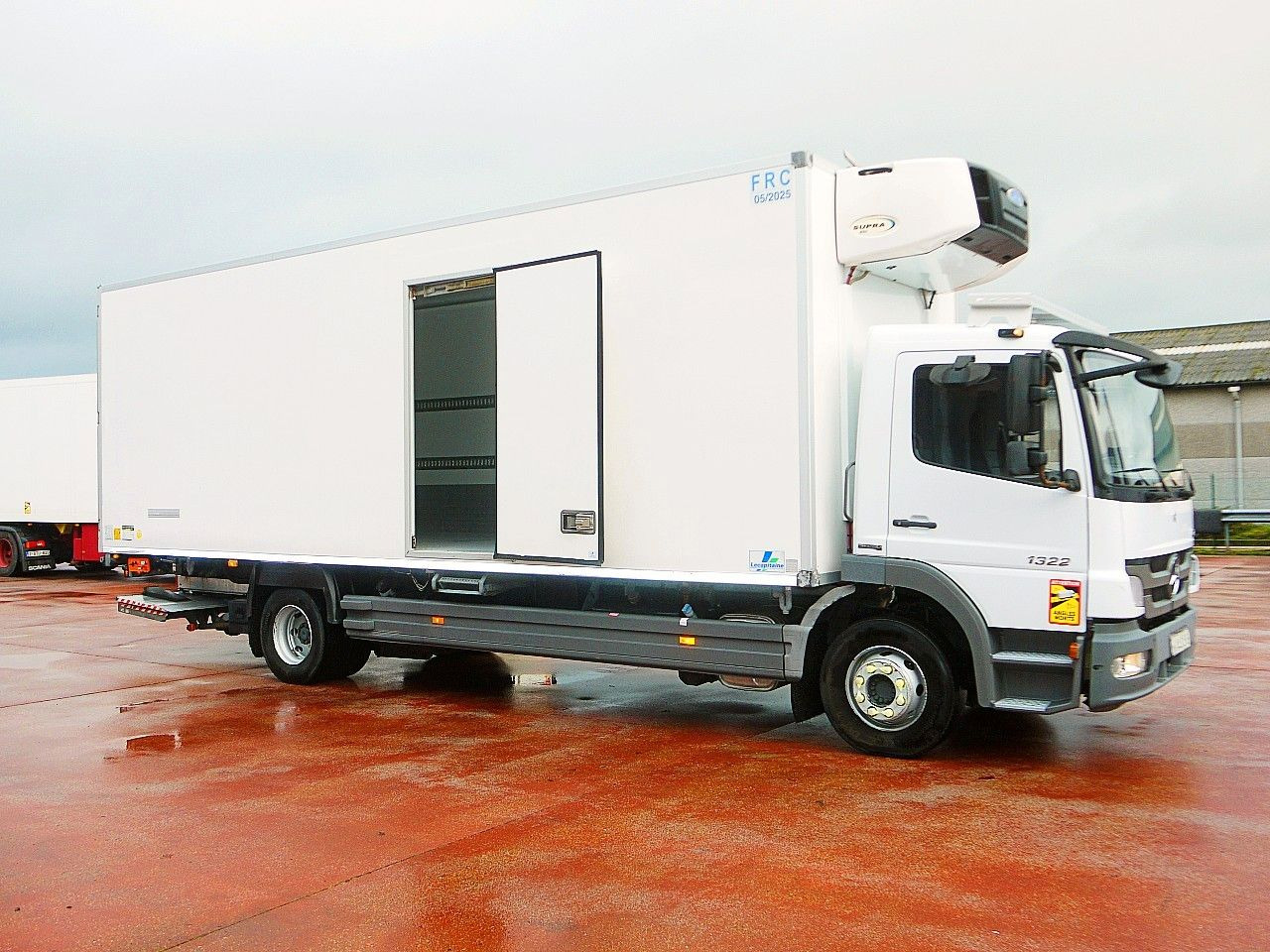 Mercedes-Benz 1322 ATEGO KUHLKOFFER CARRIER SUPRA 850 A/C LUFT - Camión frigorífico: foto 3 Mercedes-Benz 1322 ATEGO KUHLKOFFER CARRIER SUPRA 850 A/C LUFT - Camión frigorífico: foto 3