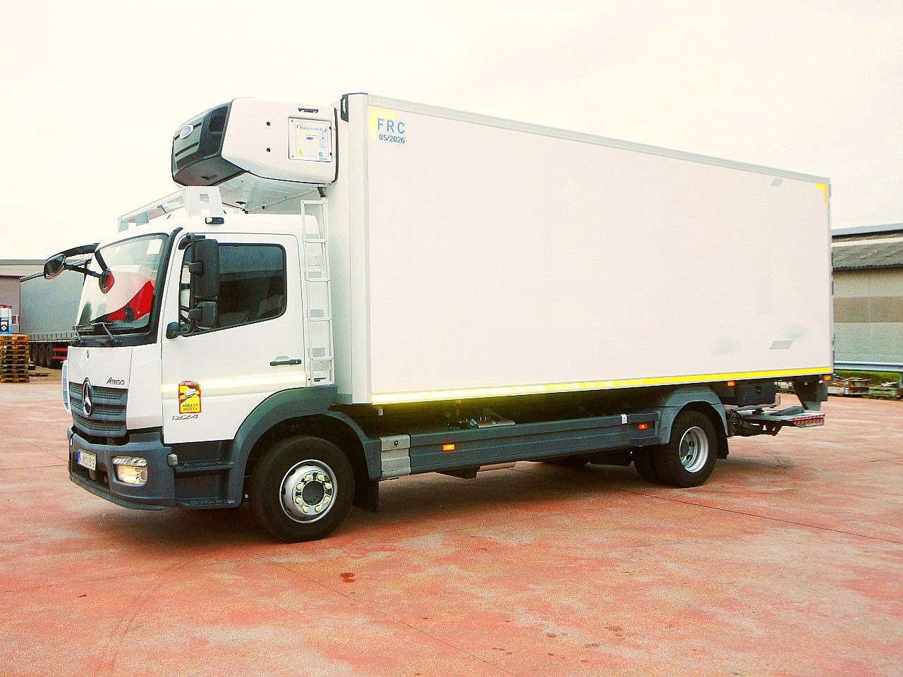 Mercedes-Benz 1324 ATEGO LAMBERET CARRIER SUPRA 1250 A/C - Camión frigorífico: foto 4 Mercedes-Benz 1324 ATEGO LAMBERET CARRIER SUPRA 1250 A/C - Camión frigorífico: foto 4